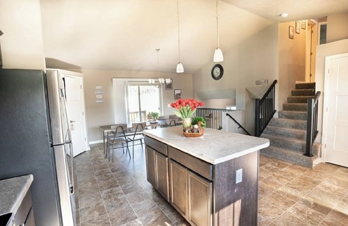 North Central Omaha House | Charming 3-bedroom house in beautiful Omaha with WiFi, AC