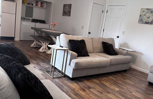 Seneca House | Charming 3-bedroom house with WiFi, in pleasant Seneca