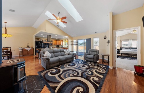 South Tacoma House | Charming 3-bedroom house in Tacoma near Tacoma dome