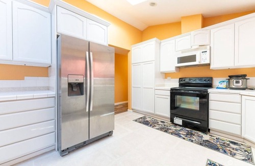 Lakewood House | Charming 3-bedroom house close to lakes and golf course