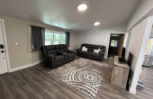 Ryderwood House | Charming 3-bedroom house near Toledo Wa