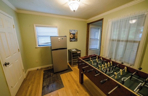 Topton House | Charming 3-bedroom house with AC and WiFi in Topton near Nantahala Forest