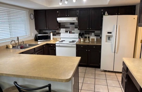 Orangewood North House | Charming 3-bedroom house with WiFi, AC in marvelous Tucson