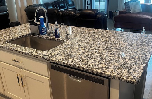 Katy House | Charming 3-bedroom house with Pool, WiFi and AC in delightful Katy