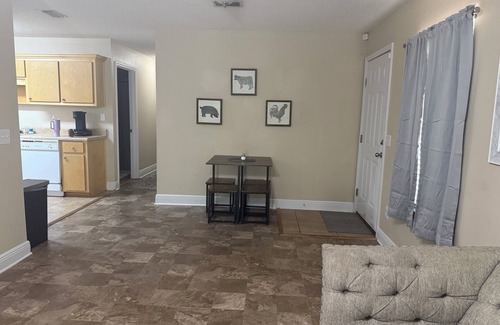 Florida Panhandle House | Charming 3-bedroom house with WiFi and AC in superb Pace