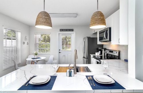Pine Gardens South House | Charming 3-bedroom Jupiter home, less than 3 miles from beach!