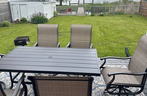 Butte Des Morts House | Charming 3 Bedroom Lakeside Hideaway in Omro, WI