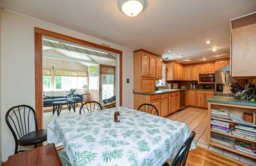 York House | Charming 3-bedroom ranch. Country location.