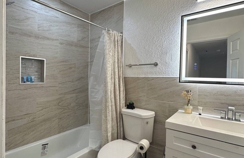Davenport Resort | Charming 3-bedroom resort with AC, WiFi in delightful Davenport