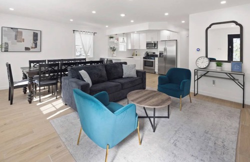 Queens Apartment | Charming 3-bedroom room in apartment near JFK in terrific Queens