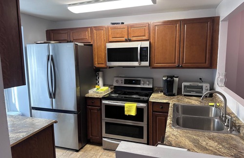 Franconia House | Charming 3-bedroom townhome with WiFi and AC in Alexandria