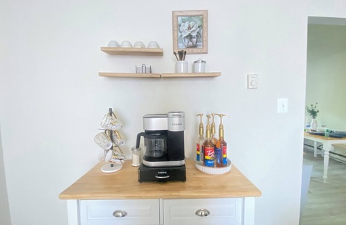 Winchester House | Charming 3-bedroom townhome with AC and WiFi in lovely Winchester