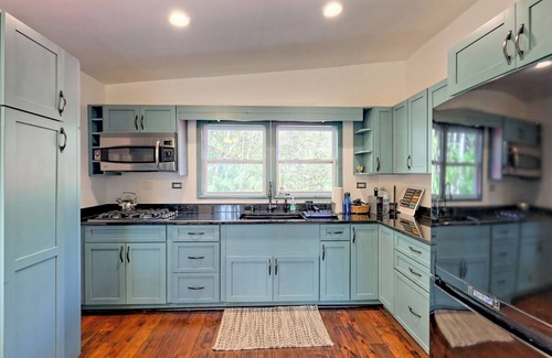 Hiawassee Cabin | Charming 3-bedroom Talulah Riverfront cabin near Clayton. Peaceful and secluded!