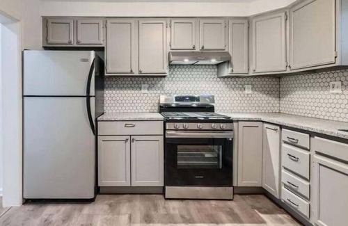 Carroll-South Hilton House | Charming 3-bedroom townhome with AC, WiFi in marvelous Baltimore