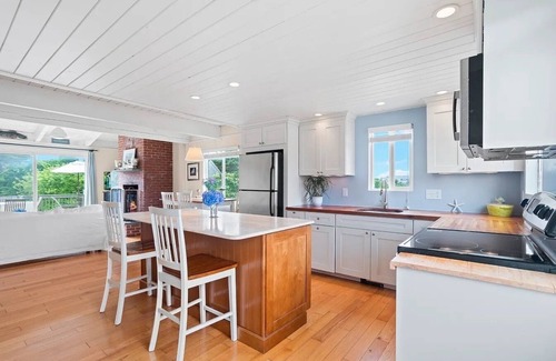 Nantucket House | Charming 3-bedroom townhome in fabulous Nantucket. Walk to Madaket!