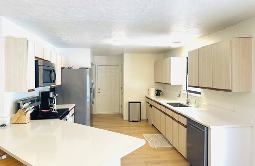 Palmer Ranch House | Charming 3-bedroom townhome with Hot Tub and WiFi in beautiful Sarasota