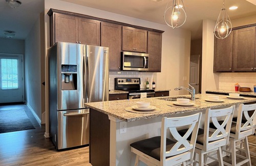 Church Street House | Charming 3-bedroom townhome near Hartsfield Jackson in fabulous gated community.