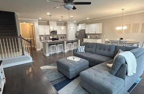 Southwest Raleigh House | Charming 3-bedroom townhouse in Cary/Raleigh.