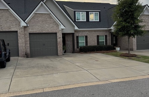 Auburn - Opelika House | Charming 3-bedroom townhome with WiFi and AC in Auburn
