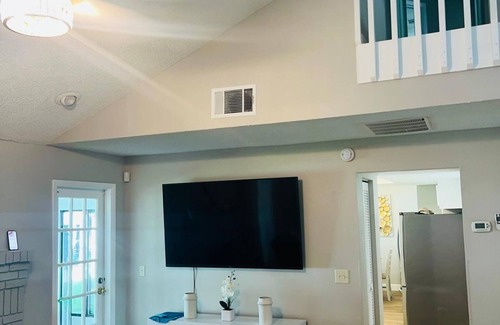 Mill Run House | Charming 3-bedroom, two-story home in Kissimmee