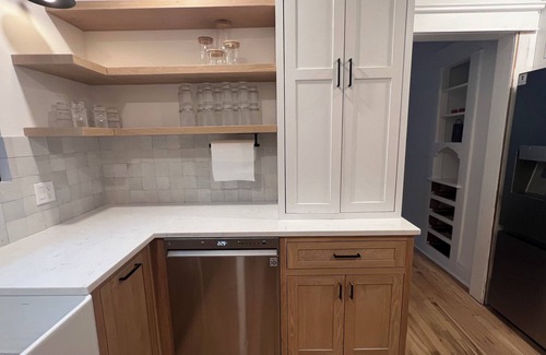Eastside Apartment | Charming 3 Bedroom Unit near Syracuse University, and Hospitals