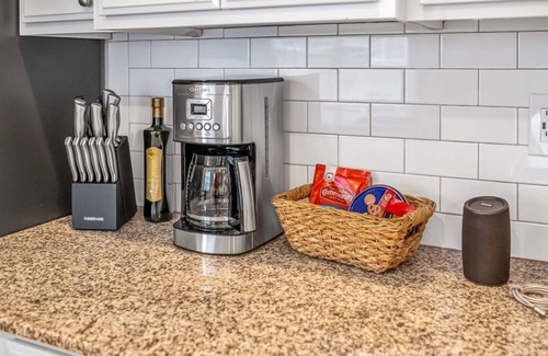 Bentonville House | Charming 3 Bedroom, 2.5 Bath Sleeps 6