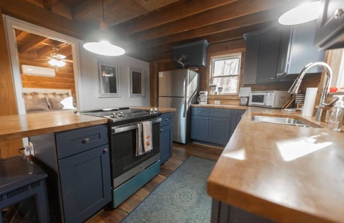 Bloomington Cabin | Charming 3-bedroom cabin near Indiana University!