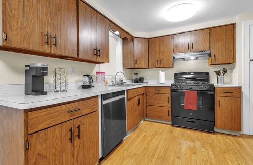 Lancaster House | Charming 3-bedroom house with WiFi, AC in fabulous Bowmansville