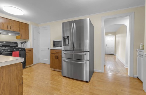 Lancaster House | Charming 3-bedroom house with WiFi, AC in fabulous Bowmansville