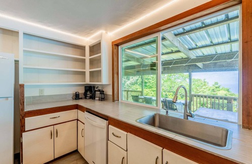 Honaunau-Napoopoo House | Charming 3-bedroom house - Enjoy a little peace of Aloha!