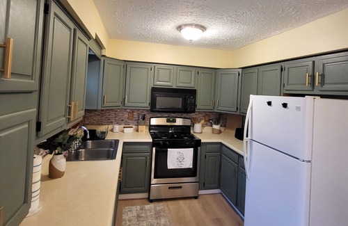 Hammondsport House | Charming 3-bedroom house on Waneta Lake, central to all Finger lakes