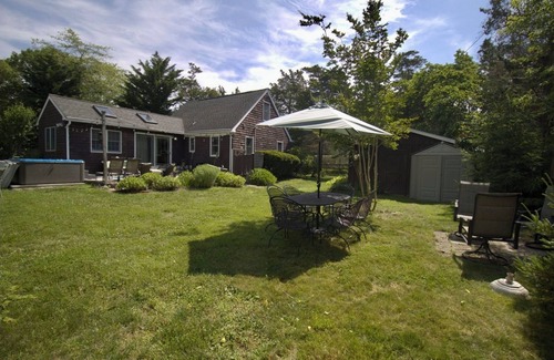 Hampton Bays Other | Charming 3-bedroom farmhouse with WiFi, AC in lovely Hampton Bays