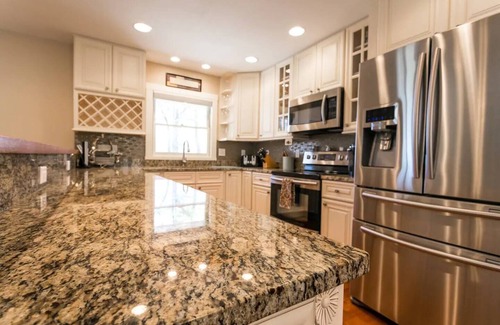 Lake Toxaway House | Charming 3-bedroom 3-bath house just 3 minutes from the Greystone Inn.
