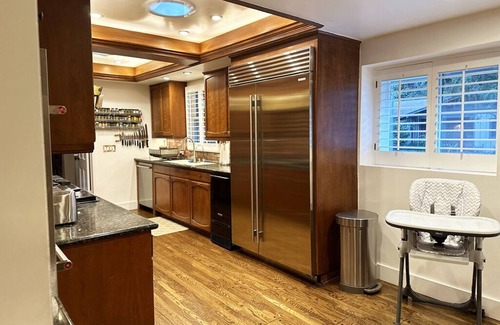Bel Air House | Charming 3 Bedroom, 4 Bath Home in Bel Air, Los Angeles, With Pool - Near UCLA