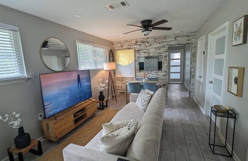 Saint Claude House | Charming 3-bedroom house in New Orleans with WiFi and AC, 10 min from FQ!
