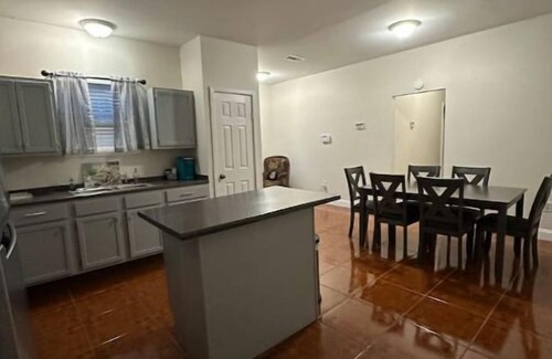 East Riverside House | Charming 3-bedroom house in welcoming New Orleans with WiFi, AC