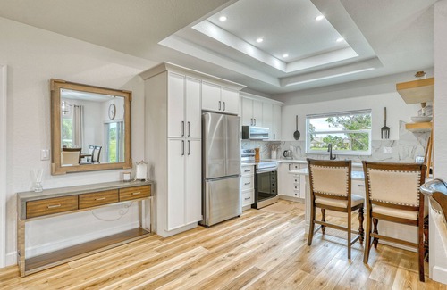 Pebble Beach House | Charming 3-bedroom Relaxing Family Vacation Retreat On The Water, Fishing
