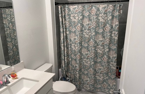 St. Cloud House | Charming 3-bedroom house in Saint Cloud with WiFi and AC