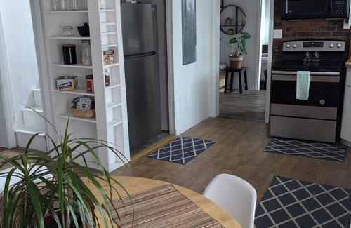 Silver Lake House | Charming 3-bedroom 2 Bath Lakehouse with AC and Wi-Fi located on Silver Lake
