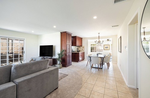 Simi Valley House | Charming 3-bedroom house with AC and WiFi in Simi Valley