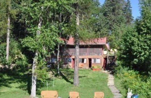 Spirit Lake Cabin | Charming 3 Bedroom Cabin on Spirit Lake