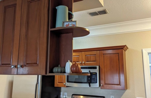 Tallahassee House | Charming 3-bedroom townhome with WiFi, with fitness room and pool, near campus.