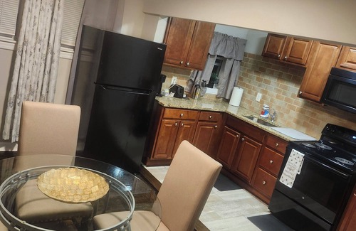 Upper Darby House | Charming 3-bedroom house in serene Upper Darby with AC, WiFi and mor