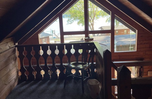 West Branch Cottage | Charming 3-bedroom cottage on Lake Ogemaw in West Branch, Michigan