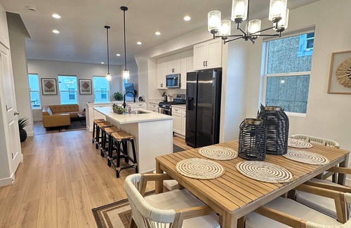 West Jordan House | Charming 3-bedroom townhome with WiFi and AC in welcoming West Jordan