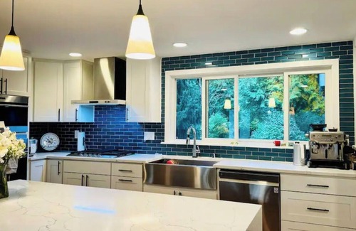 Woodinville House | Charming 3-bedroom Joy House in the relaxed natural Woodinville area