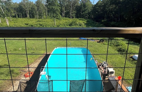 Pikeville House | Charming 3-BR Cabin/House, Pool, creek, 35Acres with Fiber Internet in Pikeville