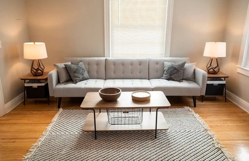 Brighton House | Charming 3 BR N Winton Village House