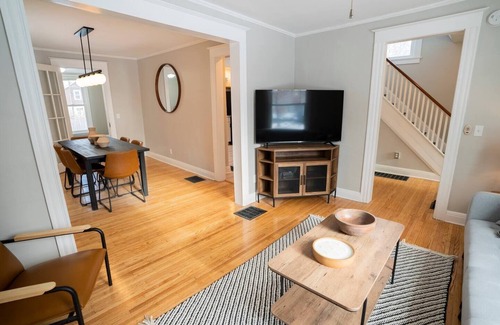 Brighton House | Charming 3 BR N Winton Village House