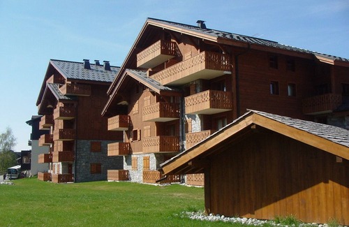 Les Carroz-d'Araches Apartment | Charming 3-Room Apt for 6 with 2 Baths, Parking, Near Ski Bus